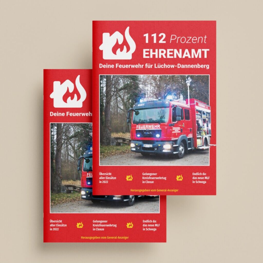 Feuerwehrmagazin 112 Prozent Ehrenamt auf beigem Hintergrund, gestaltet von der MaM